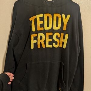 Teddy Fresh Men's Sweater in Black and Yellow